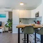 Renovated With Sunny Terrace And Ocean Views In Malibu Park Tenerife Apartmán *