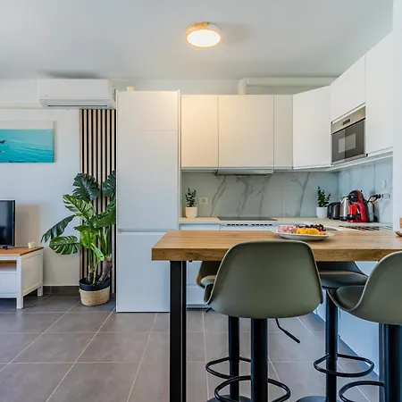 Renovated With Sunny Terrace And Ocean Views In Malibu Park Tenerife Apartmán *
