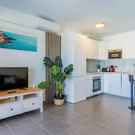 Renovated With Sunny Terrace And Ocean Views In Malibu Park Tenerife Apartmán *