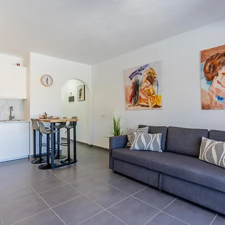 Renovated With Sunny Terrace And Ocean Views In Malibu Park Tenerife *
