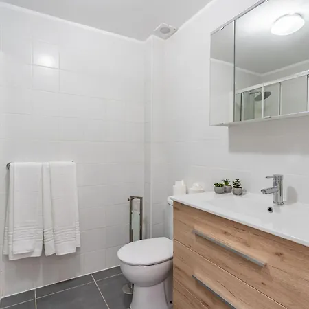 Renovated With Sunny Terrace And Ocean Views In Malibu Park Tenerife Daire *