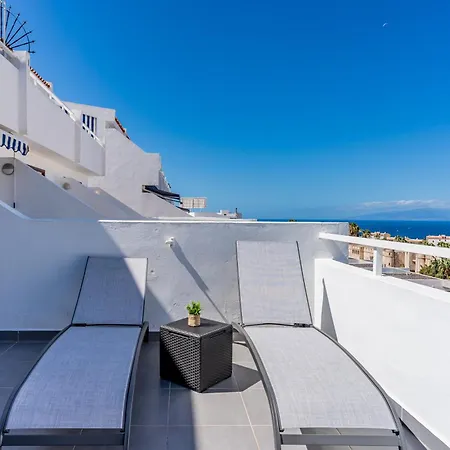 Daire Renovated With Sunny Terrace And Ocean Views In Malibu Park Tenerife
