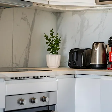 Renovated With Sunny Terrace And Ocean Views In Malibu Park Tenerife Daire