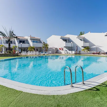 Renovated With Sunny Terrace And Ocean Views In Malibu Park Tenerife *