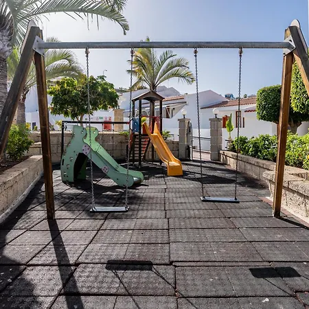 Renovated With Sunny Terrace And Ocean Views In Malibu Park Tenerife